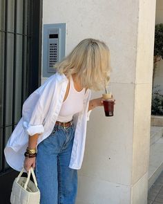 Laura Jade Stone | On the go ☕️☕️ | Instagram Casual Dinner Outfits, Casual Dinner Outfit Summer, Going Out Outfits Casual, Laura Jade Stone, Dinner Outfit Casual, Sweat Gris, Outdoor Streetwear, Latina Outfits, Latina Fashion Outfits