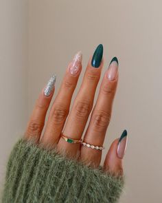 55 GORGEOUS WINTER NAIL DESIGNS TO COPY - Stylin by Sarita Aqua Nails, New Years Nail Designs, New Years Eve Nails, Nagel Tips, Christmas Nails Easy, Easy Nails, Smink Inspiration, Blue Nail Designs, Sparkle Nails