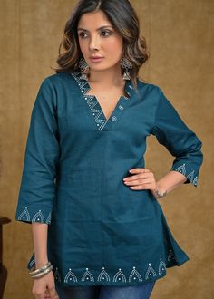 Short Kurti Designs, Cotton Tops Designs, Blouse Tops Designs, New Kurti Designs, Stylish Tops For Women, Tunic Designs