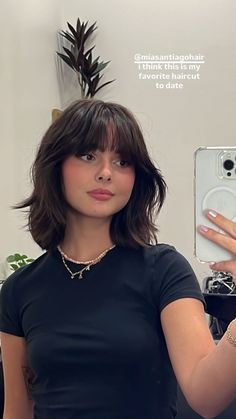 Ashley Seamour Cute Above Shoulder Haircuts, Chubby Face Hairstyles, Best Hair For Round Face, Shoulder Length Shag, Curl Journey, Cuts For Round Faces, Short Hair Fringe, Ashley Moore, Shoulder Haircut