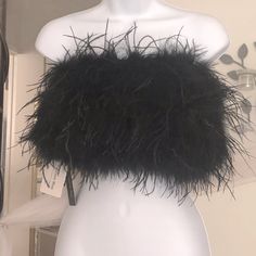 New Custom Ostrich Feather Crop Top With Hidden Zipper In Back - Black Just Beautiful! Five Star Rated *Allow Approx 2 2.5 Weeks For Delivery. Worth The Wait! Small = 2 - 4 Medium = 6 - 8 Large = 8 - 10 Xtra Large = 10 - 12 Shop All Collections: Tiktok Favs - Classic - Sexy - Modern - Trendy - Work - Office - Business Casual - Contemporary - Minimalist - Business Professional - Travel - Vacay - Casual - Boho - Special Events - Day - Evening - Club - Gala - Cocktails - Corporate Events - Beach - Loungewear Street Style, Feather Crop Top, Boho Bandeau, Hollister Tank Tops, Orange Balloons, Purple Crop Top, Black Bandeau, Minimalist Business, Zara Crop Top