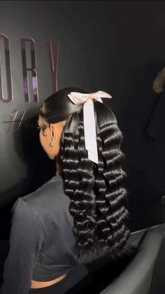 Leave In Hairstyles, Back To School Hairstyles Wigs, Black Woman Hairstyle Weave, Cute Hairstyles Weave, Half Up Half Down With Bow, 7th Grade Hairstyles, Back 2 School Hairstyles, Prom Hair Black Women, Hairstyle For Back To School