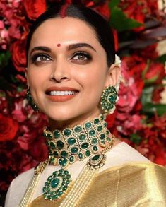 Deepika Padukone Jewellery Set Shipping through UPS courier and delivery time 8-10 working days depending on the destination A DAZZLING AND AN EXQUISITE 4 PIECE NECKLACE- SET IN Green,Red,Dark Blue,Pink,Light Blue ,White and gold colors PERFECT FOR BRIDES AND FORMAL OCCASIONS It is hand crafted by skilled artisans of India . STUNNING PIECE TO WEAR FOR FORMAL OCCASIONS AND WEDDINGS A MUST HAVE FOR THE BRIDE TO BE You will seldom find such ethnic piece It will razzle and dazzle at any party where Latest Bridal Makeup, Green Choker, Maang Tika, Asian Bridal Makeup, Pakistani Bridal Makeup, Bridal Women, Braut Make-up, Bollywood Wedding, Kundan Necklace