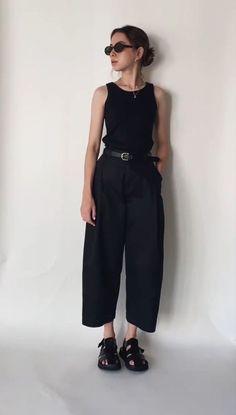 Dark Green And Navy Outfit, Outfits For Architects For Women, Crop Top Overalls Outfit, Work Outfits With Mary Janes, Women’s Timeless Fashion, Summer Normcore Outfit, Korea Street Fashion Summer, Fisherman Shoes Outfit, Clean Lines Outfit