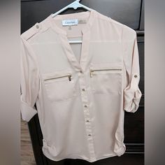 Quarter Length Sleeves, Never Worn Spring Calvin Klein Button-up Tops, Calvin Klein Button-up Tops For Spring, Calvin Klein Spring Button-up Tops, Womens Calvin Klein, Button Down Shirts, Calvin Klein, Button Down Shirt, Button Up, Womens Tops