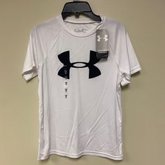 Under Armour Boy's Short Sleeve Tech Big Logo Tee White/Black Youth Medium Msrp: $20.00 Youth Tech T-Shirt New With Tags White Under Armour Crew Neck Top, Under Armour White Crew Neck Top, Under Armour White Moisture-wicking Top, Under Armour White T-shirt With Graphic Print, Under Armour Casual Graphic T-shirt, White Under Armour T-shirt With Graphic Print, Under Armour Sporty T-shirt With Logo Print, Under Armour Crew Neck T-shirt With Logo, Affordable Under Armour Cotton T-shirt