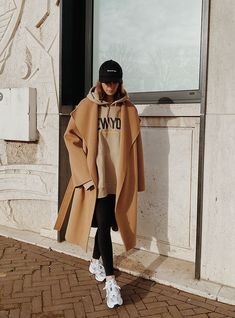 Varsity Fashion, Camel Wool Coat, Sporty Casual, 2020 Fashion, Sporty And Rich, Brown Coat