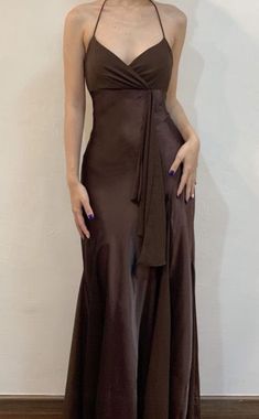 coffee brown prom dress Brown Dresses Hoco, Ball Casual Dress, Brown Prom Dress Short, Brown Dress For Prom, Dark Brown Homecoming Dresses, Medium Length Winter Formal Dresses, Brown Dress Homecoming, Fancy Dresses Vintage, Mocha Prom Dress