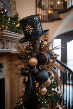 Beautiful Black And Gold Christmas Decor To Get Your Ready For The Festive Season - Edward George Gatsby Christmas Decor, Black And Gold Christmas Table, Gold Christmas Table Decor, Black And Gold Christmas Decor, Gold Christmas Table, Black And Gold Christmas, Gift Games, Gold Christmas Decor, Black Gold Christmas