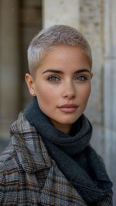 Hairstyles For Older Ladies, Short Buzzed Hair, Buzzed Hair Women, Buzzed Hair, Short Hair Images, Bald Hair