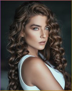 The Ultimate Hair Care Routine for Healthy, Stunning Hair | #LaserHairRemoval #Permanenthairremovalathome #Armhairremoval #Facehairremovalpermanent #Painlesshairremoval #HaircareTips  #Haircare Brown Curly Hair, Casual Makeup, Fashion And Beauty Tips, Brown Blonde Hair, Grunge Hair, Hair Color Trends, Long Curly, Grow Hair, Hair Highlights