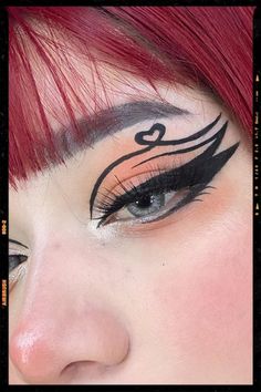 E-Girl Makeup Looks Inspiration Maquillaje E Girl Dark, Makes De Egirl, Egirl Makeup Eyeliner, Edgy Makeup Grunge, Delineado Egirl, Soft Egirl Makeup, Delineados Egirl, Maquillaje Egirl, Egirl Eyeliner