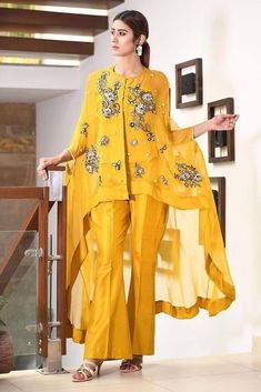 Pant Suits, Indian Gowns Dresses, Easy Trendy Outfits, Pakistani Dress Design