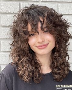 Bangs For Square Face, Curly Hair Trends, Curly Hair Photos, Square Face, Haircuts For Curly Hair, Hairdos For Curly Hair, Curly Hair Inspiration, Curly Hair With Bangs