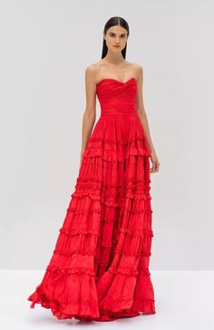 Short Outfit Ideas, Gown With Ruffles, Black Tie Gowns, Banquet Dresses, Looks Party