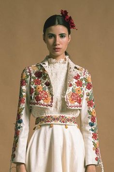 Shop for Chandrima White Chanderi Cropped Bolero Jacket for Women Online at Aza Fashions Floral Dress With Blazer, Embroidered Jackets For Women, Embroidered Jacket Outfit, Ramadan Outfit, Boho Attire, Coat Embroidery, Matador Costume, Cord Embroidery, Polish Fashion