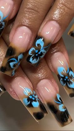 Business Nails Classy, Early 2000s Nail Designs, Y2k Nails Flowers, Oldies Nails, Early 2000 Nails, 2000s Hibiscus Nails, 90s Flower Nail Art, Y2k Floral Nails, 2000s Nails Acrylic Flower