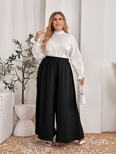 Corporate Attire Plus Size, Plus Size Black Pants Outfit, Cute Business Casual Outfits Plus Size, Corporate Attire Women Plus Size, Plus Size Dressy Outfits, Plus Size Pants Outfits Dressy, Wide Leg Black Pants Outfit, Diana Dares, Wide Leg Jeans Plus Size