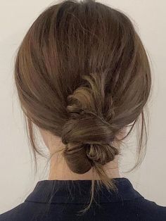 Low Bun Asian Hair, Asian Low Bun Hairstyles, Messy Bun Tutorial Asian Hair, Korean Low Bun Short Hair, Low Korean Bun, Messy Bun Asian Hair, Low Bun Hairstyles Korean, Long Bun Hairstyles, Korean Messy Bun Tutorial