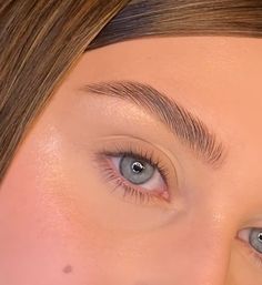 Thick Eyebrow Shapes, Fix Eyebrows, Light Brown Eyebrows, Eyebrows Goals, Straight Eyebrows, Light Eyebrows, Brown Eyebrows, Arched Eyebrows, Permanent Makeup Eyebrows