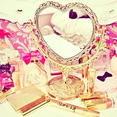 ♥ Stay gold always ♥ Rangement Makeup, Heart Mirror, Glam Room, Stay Gold, You're Beautiful, Everything Pink