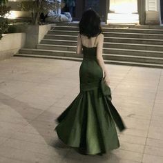 Lasaky - Green Backless Halter Evening Gown with Fish Tail Design Gaun Koktail, Prom Dress Inspo, Long Green Dress, 파티 드레스, Prom Dress Inspiration, Pretty Prom Dresses, فستان سهرة, Fairytale Dress, Long Prom Dresses