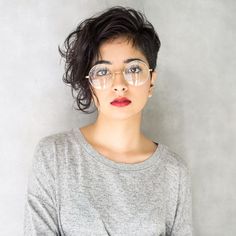 Kort Bob, Undercut Hairstyles Women, Androgynous Hair, Short Curly Haircuts, Cut My Hair, Curly Hair Cuts, Shaved Hair, Short Curly Hair, Hair Envy