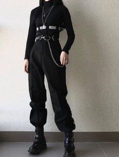 Black Rocker Outfit, Sukuna Inspired Outfit, Edgy Style Aesthetic, Korean Grunge Outfits, Female Outfits Ideas, Soft Goth Fashion, Grunge Style Outfits, Celana Jogger Wanita, Outfit Ideas Korean