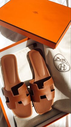 Oran Sandals Hermes, Hermes Oran Sandals Aesthetic, Gold Hermes Sandals, Hermes Sandals Brown, Hermes Oran Brown, Hermes Sandals Women, Oran Hermes Sandals, Brown Hermes Sandals Outfit, Hermes Sandals Aesthetic