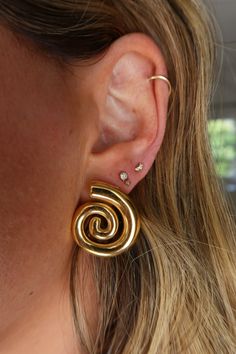 Bold Summer Statement Spiral Earrings - Gold Bold Summer Earrings Aesthetic - Ocean Style - Bold Jewelry - Statement Earrings - Vacation Earrings - Resort Styles - Vacation Edit - Vacation Accessories - Resort - What To Pack For A Trip - Jewelry Box - Earring Stack - Ear Party - Energy Drawing, Summer Candle Scents, Beach Inspiration, Winter Scents, Vacation Accessories