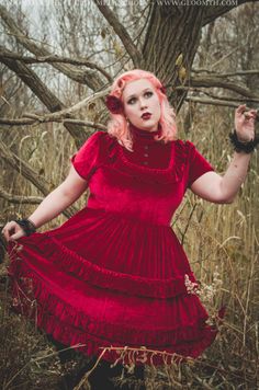 Plus size gothic victorian dress, pale peach hair, plus size curvy model.  Dress available on the Gloomth website! Victorian Dresses Aesthetic, Velvet Victorian Dress, Gothic Formal Dress, Gothic Formal Dresses, Velvet Gothic Dress, Gothic Formal, Dracula's Brides, Goth Plus Size, Gothic Fashion Victorian