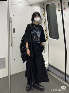 Matrix Goth Fashion, Japanese Style Clothes Women, Japanese Streetwear Women Tokyo Fashion, Japanese Long Skirt, Cloudy Outfit, Industrial Outfit, Japanese Style Outfits, Japanese Ootd, Korean Goth