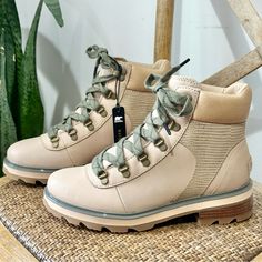 Nwt Sorel Lennox Hiker Waterproof Leather Lace Up Boot Tan/Green Size 8 New With Tags No Box Leather Lace-Up Boot Eva Cushioned Footbed 1 1/2" Heel Sorel Lennox, Leather Lace Up Boots, Sorel Womens, Sorel Shoes, Leather Lace, Lace Up Boots, Leather And Lace, Shoe Laces, Shoe Boots