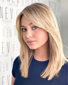 Curtain Bangs for Medium Straight Hair Side Part Haircut With Bangs, Haircuts For Round Faces Blonde, Medium Hair Framed Face, Haircuts For Round Faces Fine Hair, Straight Haircut For Round Face, Curtain Bangs Unstyled Straight Hair, Womens Bangs, Haircuts For Flat Hair, Face Framing Layers Medium Length Hair