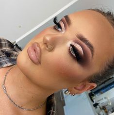 Makeup Looks For Light Brown Eyes, Bold Brown Eye Makeup, Full Glam Eyeshadow Looks, Vegas Glam Makeup, Dramatic Eye Makeup Looks, Full Glam Makeup Looks Brown Eyes, Full Glam Makeup Looks Glitter, Heavy Glam Makeup, Glam Birthday Makeup Looks