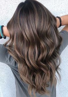 Here you will find fantastic brown shades of Balayage hair colors with ... - #Balay ... - Haarfarbe - #Balay #Balayage #brown #colors #fantastic #find #Haarfarbe #Hair #shades Ashy Highlights, Brown Balayage Hair, Ashy Brown, Brown Hair Shades, Fishtail Braids, Ash Brown Hair, Chocolate Brown Hair, Caramel Hair, Hair Color Light Brown