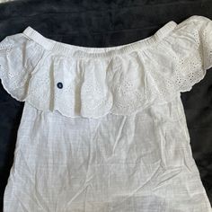 Abercrombie And Fitch Eyelet Blouse New With Tags, Size Small Summer Tops With Lace Trim For Daywear, Summer Lace Trim Tops For Daywear, Casual Lace Trim Tops For Daywear, Eyelet Blouse, Abercrombie And Fitch, Abercrombie & Fitch, Abercrombie Fitch, Off Shoulder Blouse, Off The Shoulder