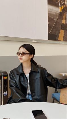 Korean Sunglasses, Tomboy Fashion, Kpop Idols, Cute Selfie Ideas, Insta Photo Ideas, Korean Street Fashion, Korean Outfits