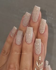 Wedding Nails Champagne Ivory, Champagne Nails, Bridal Nails Designs, Bridesmaids Nails, Nail Colors Winter, Smink Inspiration, Wedding Nails Design, Sparkle Nails, Bride Nails