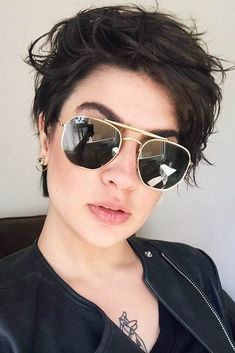 Modern Pixie, Curly Pixie Cuts, Latest Short Hairstyles, Short Hairstyles For Thick Hair, Penteado Cabelo Curto, Short Pixie Haircuts, Short Pixie Cut, Undercut Hairstyles, Trending Hairstyles