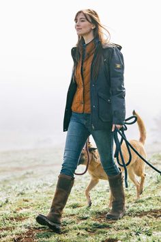 Ariat Women's Moresby Tall H20 Java Country Boot As part of Ariat's Autumn/Winter collection, the Ariat Women's Moresby Tall H20 Java Country Boot is 100% waterproof. This ensures that you are prepared to cope with all weather conditions. This is thanks to Ariat's premium technology, which ensures lightweight support and stability in this tall boot. With its full grain leather upper and suede upper, this item has style as well as technical details such as a removable all-day cushioning insole, m Ariat Moresby Boots, Womens Riding Boots Outfits, Uk Countryside Outfit, Sporty Autumn Outfits, Farm Fashion Women, Outdoor Work Outfit, Ariat Outfit Women, English Country Outfits Women, British Country Style Women