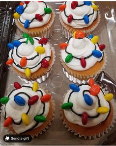 Cindy Lou Who Cupcakes, Homemade Christmas Cupcakes, Santa Claus Cupcakes, Grinch Christmas Cupcakes, Christmas Cupcake Ideas For Kids, Christmas Baking Ideas Cupcakes, Cute Christmas Cupcake Ideas, Christmas Cupcake Ideas Easy, Gnome Cupcakes Ideas