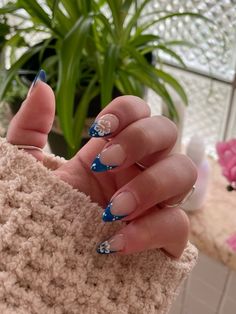 #flower #nails #summer #hibiscus #aesthetic #gelnails #almondshapenails Blue Summer Nails Almond Shape, Summer Nails Ocean, Blue Flower Nail Art, Cute Blue Flower Nails, Summer Nails Hibiscus, Blue Nails W Flowers, Blue Hibiscus Flower Nails, Summer Nails Blue Hibiscus, Nails With Hibiscus Flower