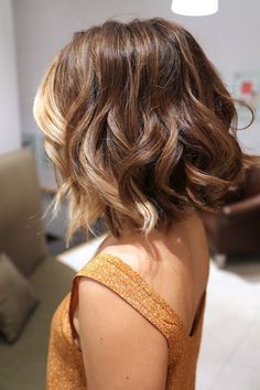 Peinados de pelo corto ondas rotas Short Wavy Haircuts, Short Ombre Hair, Cute Short Haircuts, Wavy Haircuts, Ombré Hair, Short Wavy, Hair And Beauty, Ombre Hair Color