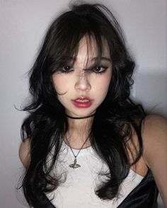 Rockstars Gf Makeup, Cat Pretty People, Rockstar Girlfriend Aesthetic Makeup, Dora Haircut, Rockstar Gf Makeup, Rockstar Makeup, Cute Eye Makeup, Rockstar Gf, Pretty Makeup Looks