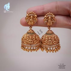 Gold Earrings Studs Simple, Simple Bridal Jewelry, Gold Jhumka, Gold Jhumka Earrings, Gold Jewels Design, Neck Pieces Jewelry, Gold Jewelry Outfits