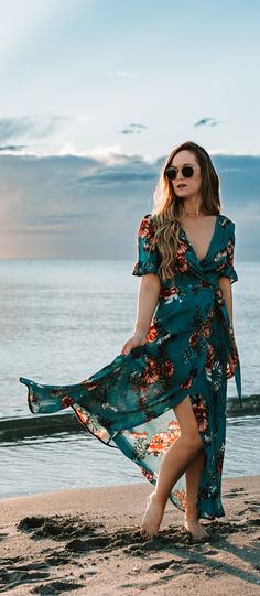 Florida Vacation Outfits, Dresses Dinner, Cute Beach Outfits, Cute Vacation Outfits, Floral Wrap Maxi Dress, Florida Fashion, Beach Vacation Outfits, Pretty Beach