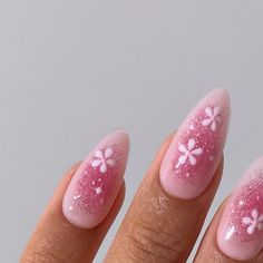 Sparkly Aura Nails, Nail Inspo Gel Polish, Pretty Pink Nails Design, Light Pink Nails With Flowers, Pink Nails Design Short, Aura Chrome Nails, Aura Nails Tutorial, Pink Nails Light, Pink Nails Flower