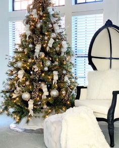 a decorated christmas tree in a living room