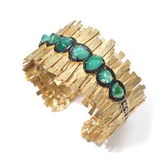 Coomi Fringed Splendor Bracelet – Muzo Emerald Colombia Jewelry Staples, Wedding Band Sets, Designer Jewellery, Emerald Jewelry, Sea Glass Jewelry, Precious Jewelry, Diamond Design, Wedding Ring Sets, Jewelry Trends